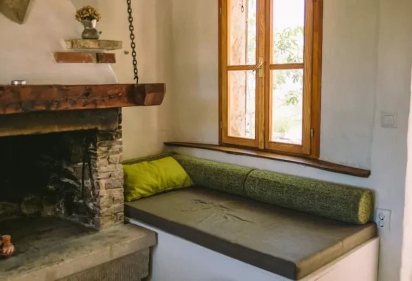 Lovely Cottage With Sea Views In Selca, Croatia