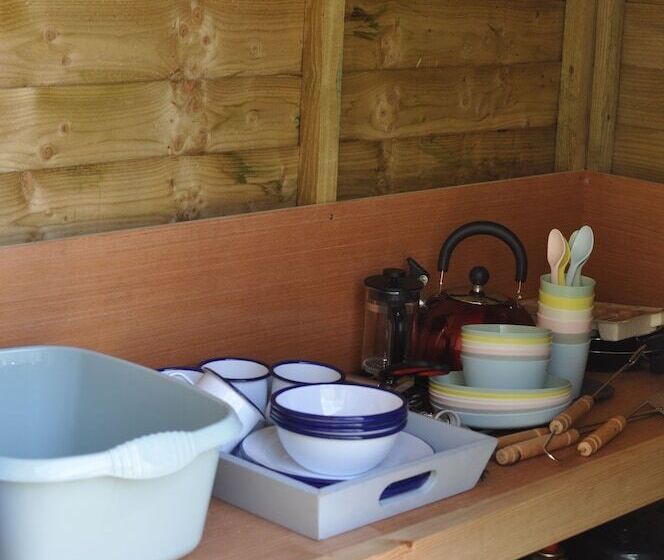 Lovely Spacious Lotus Bell Tent In Shaftesbury, Uk
