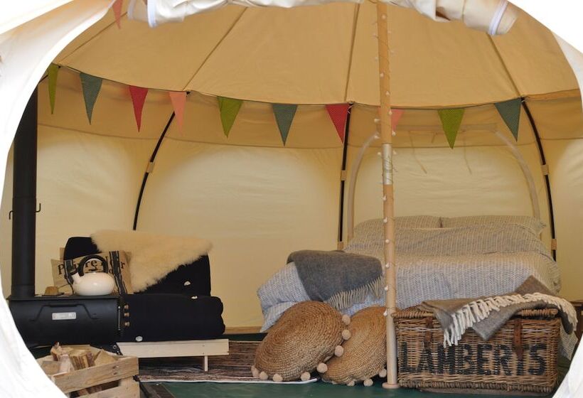 Lovely Spacious Lotus Bell Tent In Shaftesbury, Uk