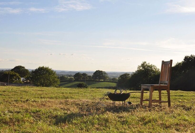 Lovely Spacious Lotus Bell Tent In Shaftesbury, Uk