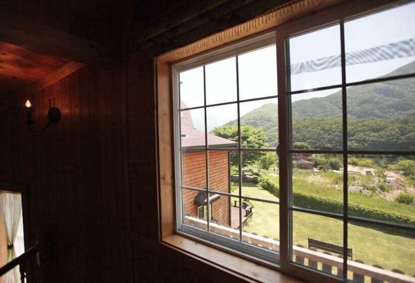 Lumain Pension