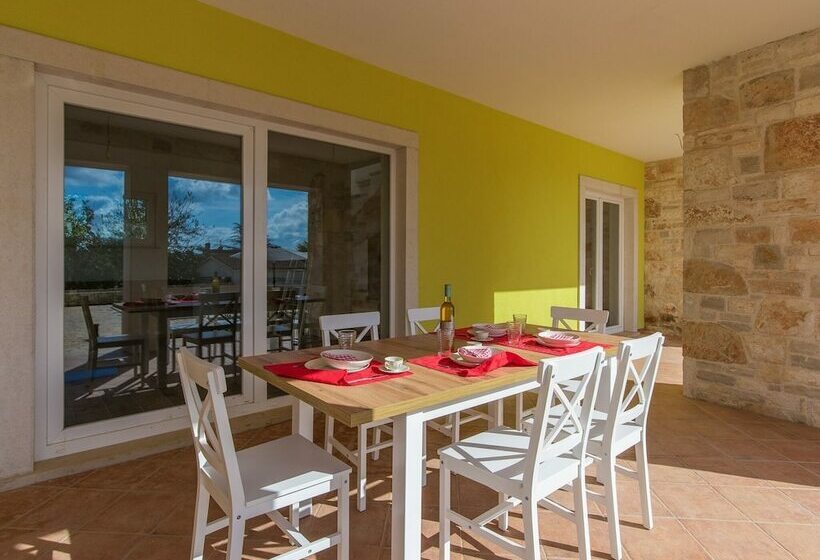 Luxury, Modernly Furnished Villa With Private Pool Near Rovinj