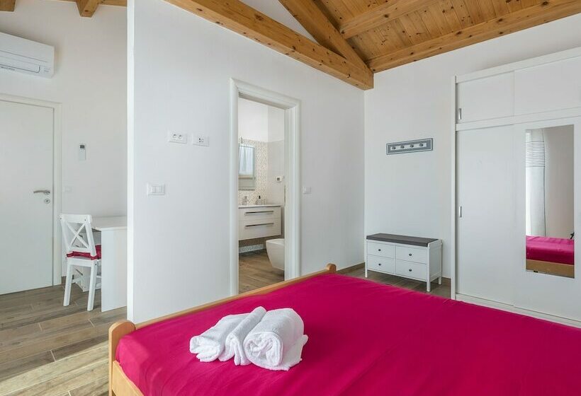 Luxury, Modernly Furnished Villa With Private Pool Near Rovinj