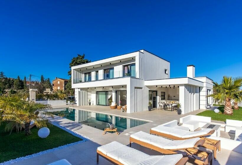 Luxury Villa With An Indoor And Outdoor Pool On The Island Of Krk