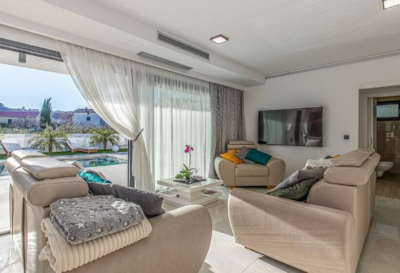 Luxury Villa With An Indoor And Outdoor Pool On The Island Of Krk