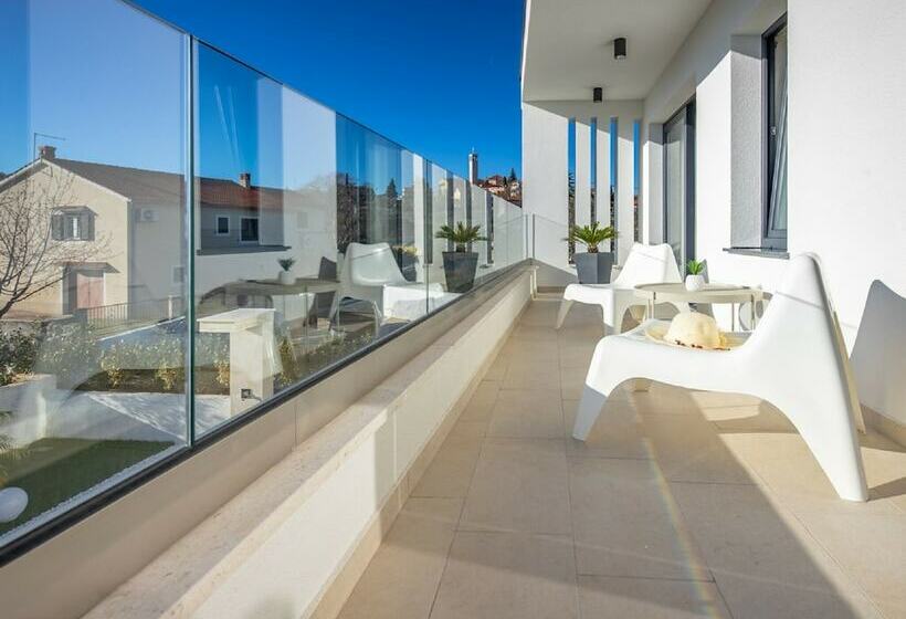 Luxury Villa With An Indoor And Outdoor Pool On The Island Of Krk