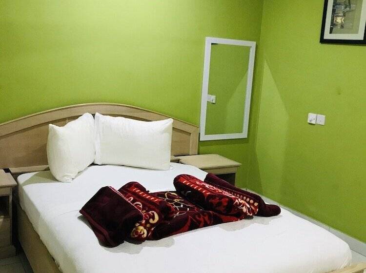 Menyinda Hotel And Restaurant