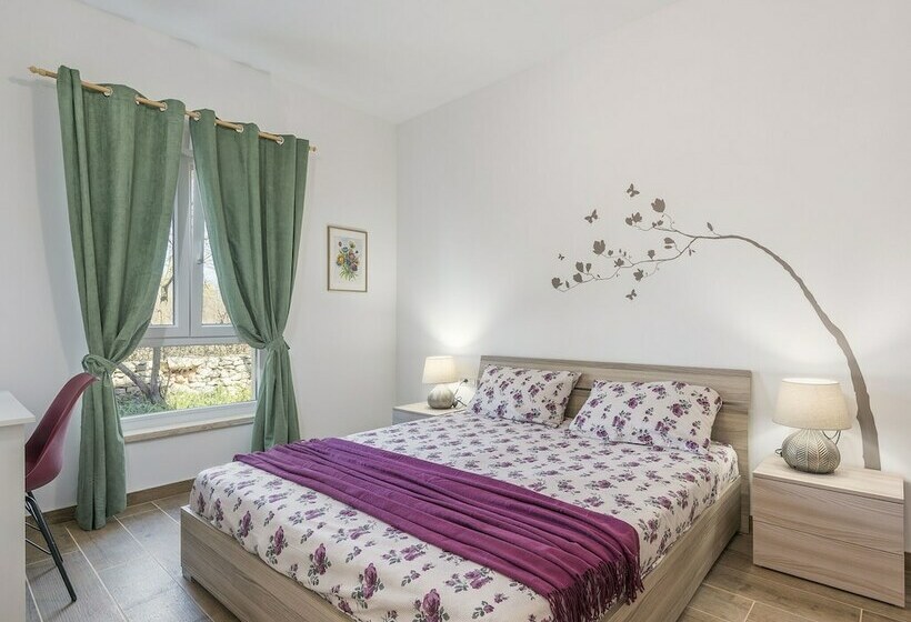 Modernly Furnished Villa With Private Pool For 6 Persons, Near Rovinj