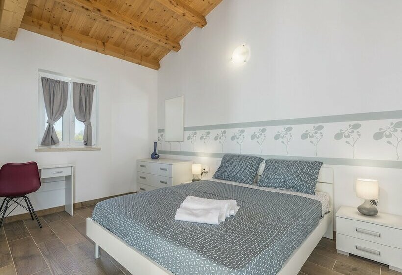 Modernly Furnished Villa With Private Pool For 6 Persons, Near Rovinj