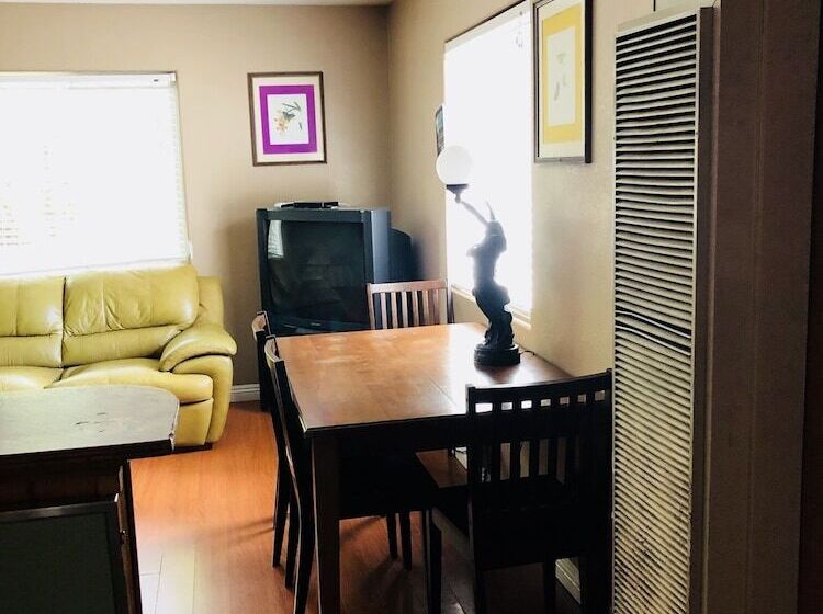 Mountain View Cabins