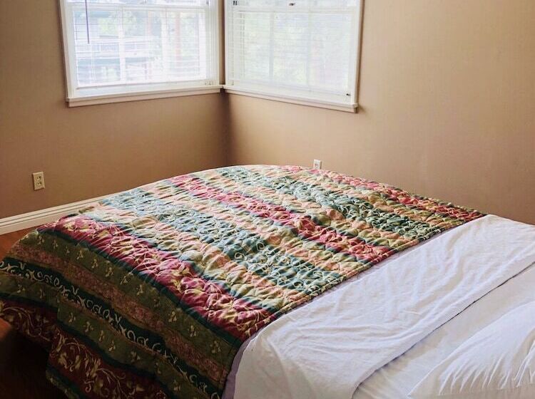 Mountain View Cabins