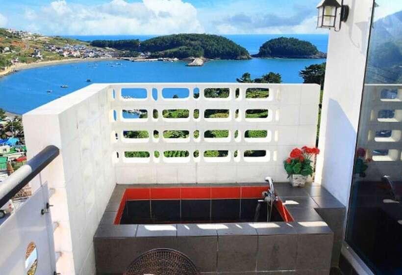 Namhae Elnido Pension