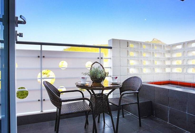 Namhae Elnido Pension