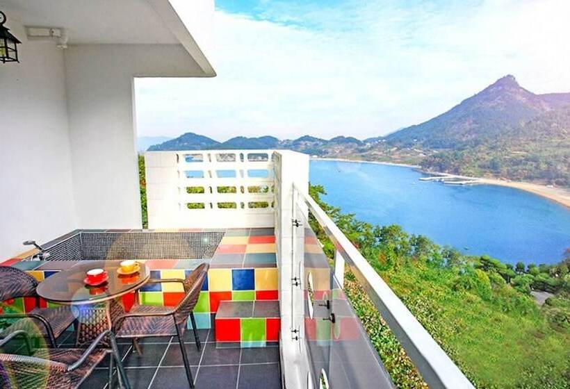 Namhae Elnido Pension