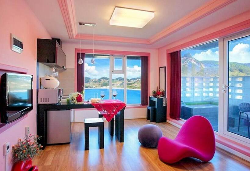 Namhae Elnido Pension