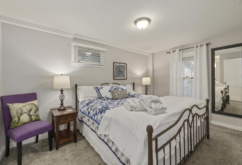 Park Place Cottage  Downtown Fayetteville  Walk Everywhere!