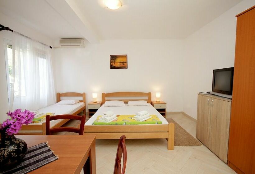 پانسیون Apartments Aleksandar