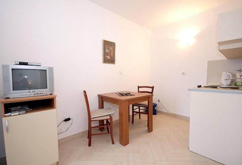 پانسیون Apartments Aleksandar