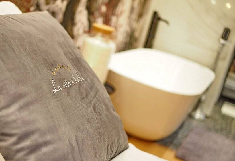 بنسيون La Vita E Bella Iv