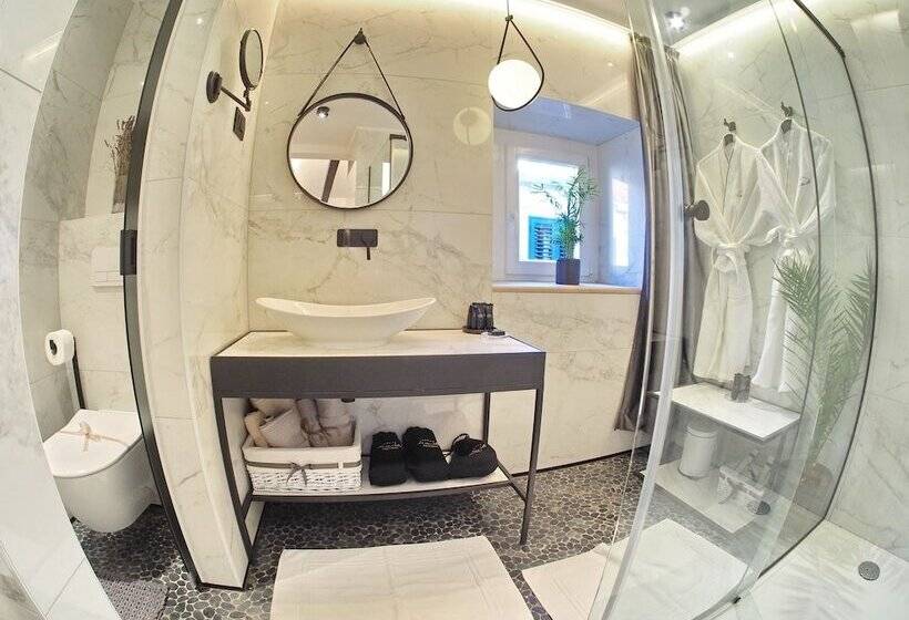 بنسيون La Vita E Bella Iv