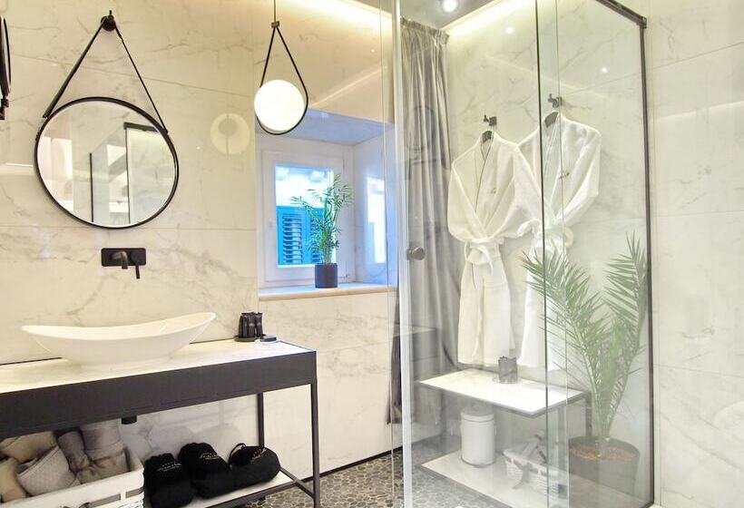 بنسيون La Vita E Bella Iv