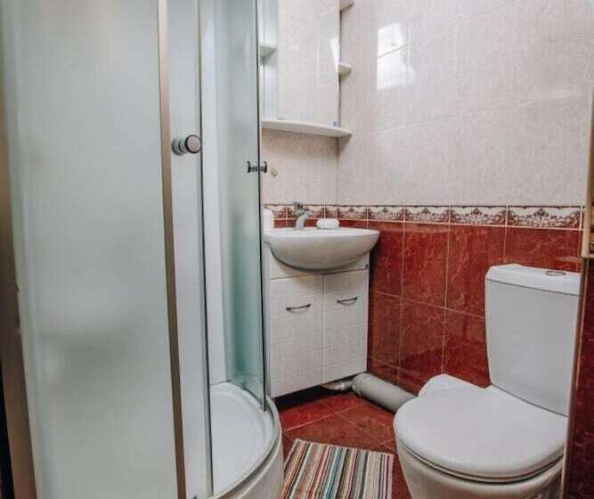 پانسیون Laura Guest House