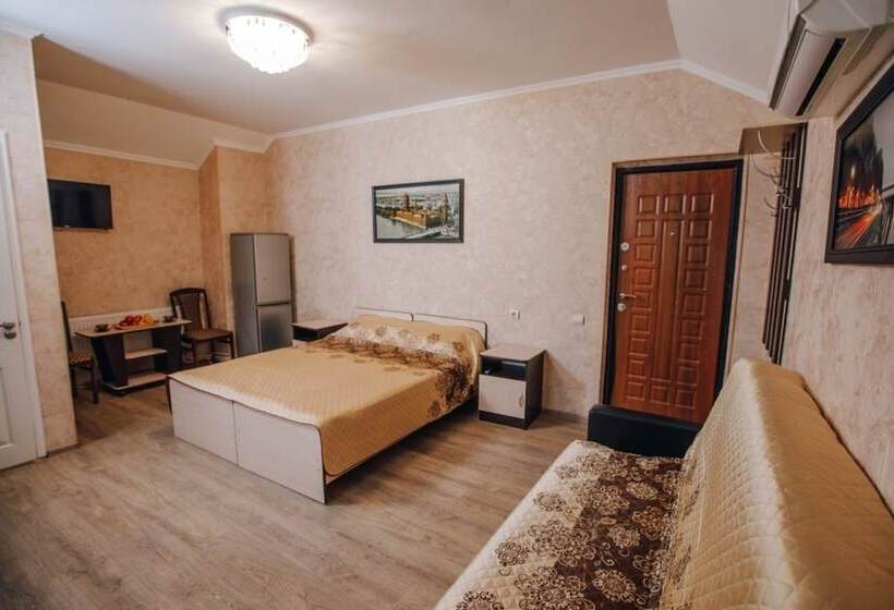 پانسیون Laura Guest House