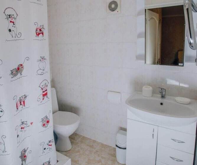 پانسیون Laura Guest House