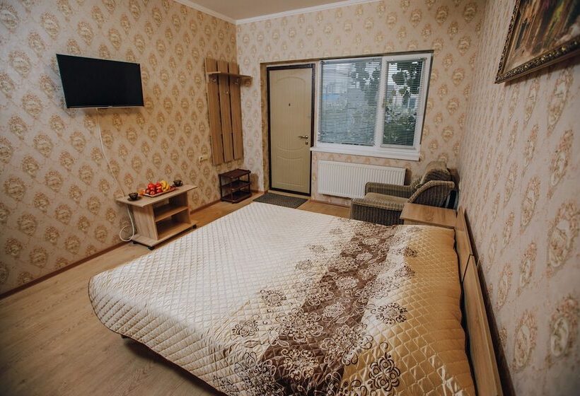 پانسیون Laura Guest House