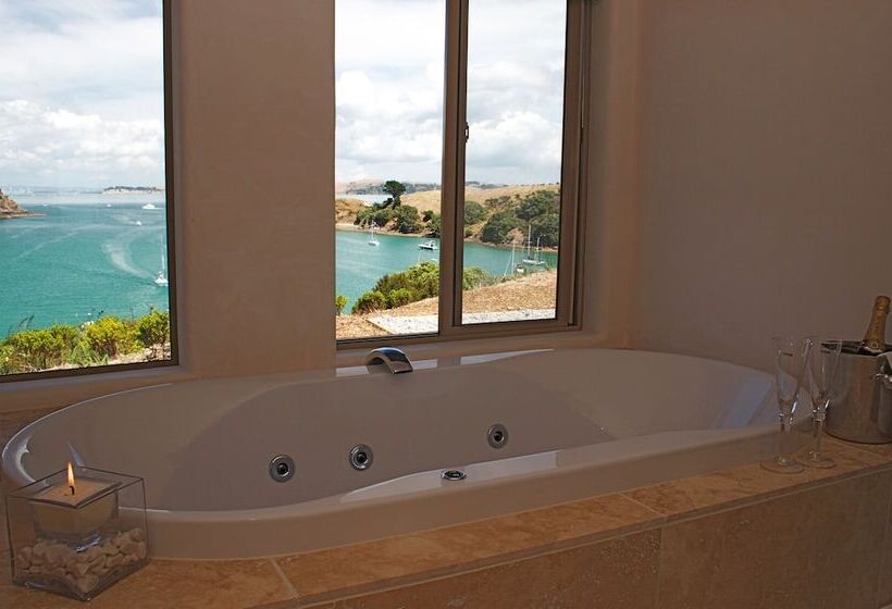 פנסיון Matiatia Bay