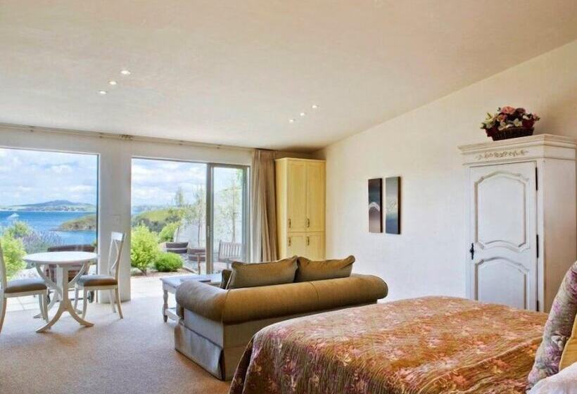 פנסיון Matiatia Bay