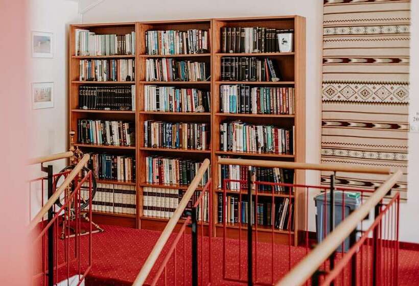 پانسیون Narfastadir Guesthouse