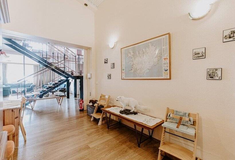 پانسیون Narfastadir Guesthouse