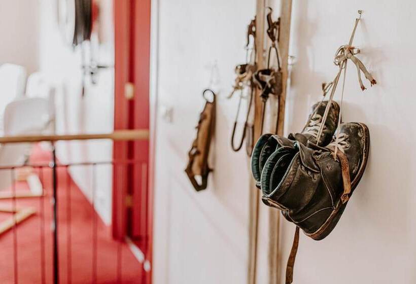 پانسیون Narfastadir Guesthouse