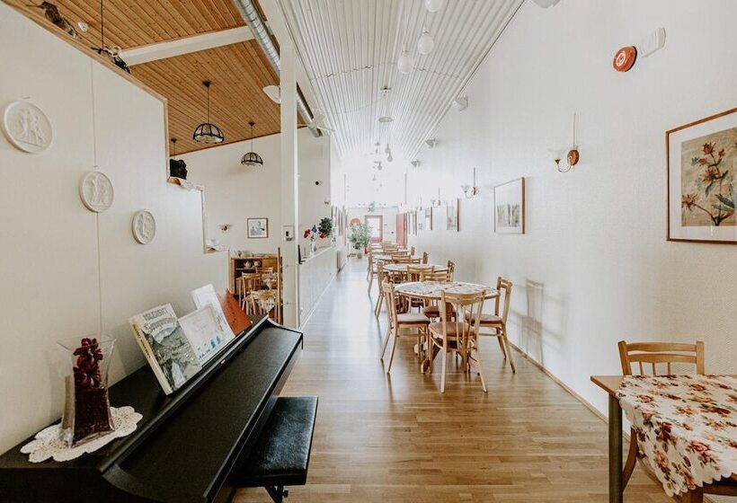 پانسیون Narfastadir Guesthouse