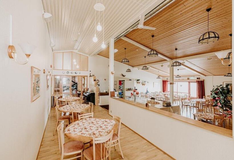 پانسیون Narfastadir Guesthouse