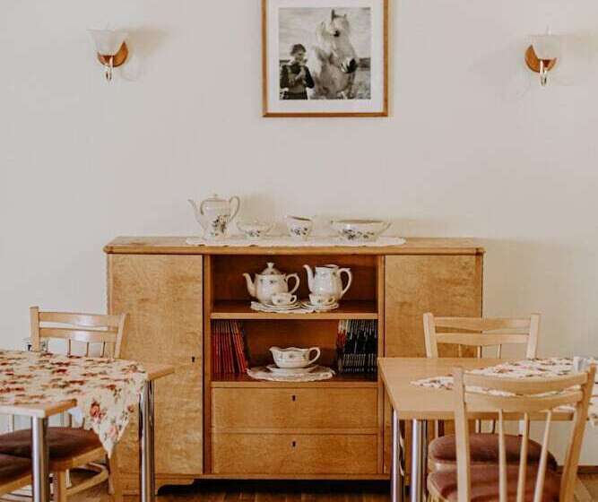 پانسیون Narfastadir Guesthouse