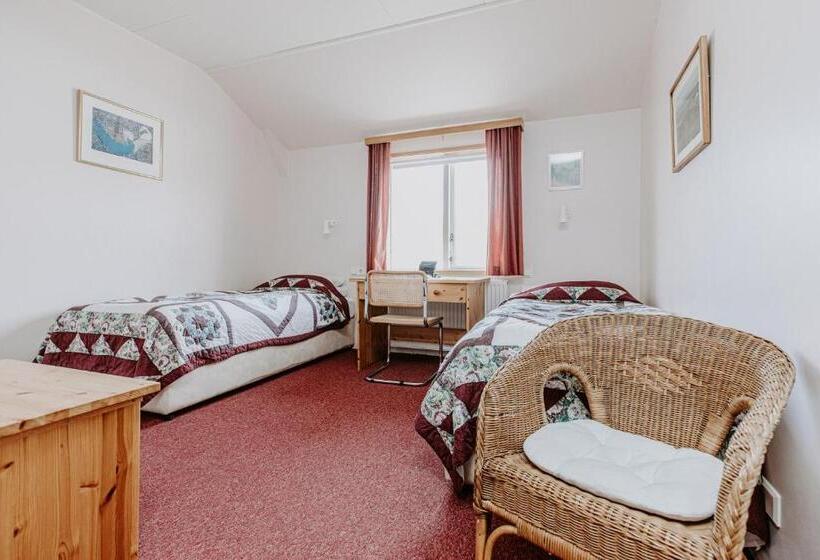 پانسیون Narfastadir Guesthouse
