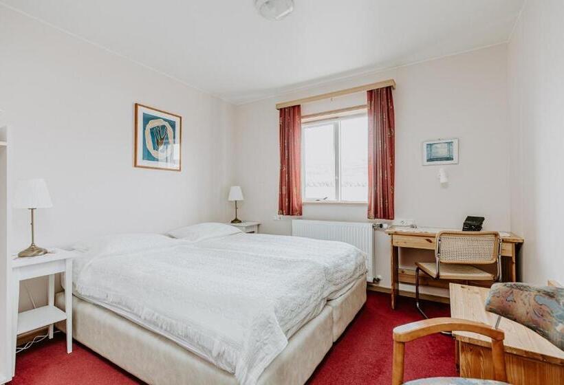 پانسیون Narfastadir Guesthouse