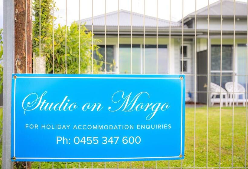 بنسيون Studio On Morgo Street