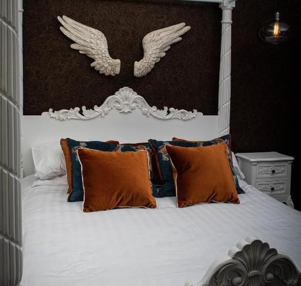 ペンション The Auction House