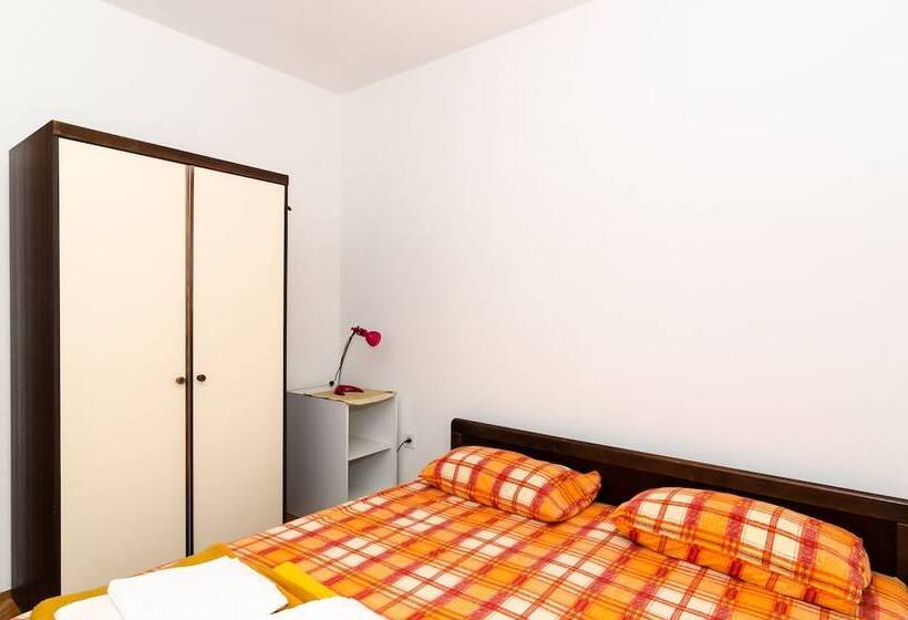 פנסיון Villa Peragić