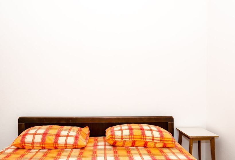 פנסיון Villa Peragić