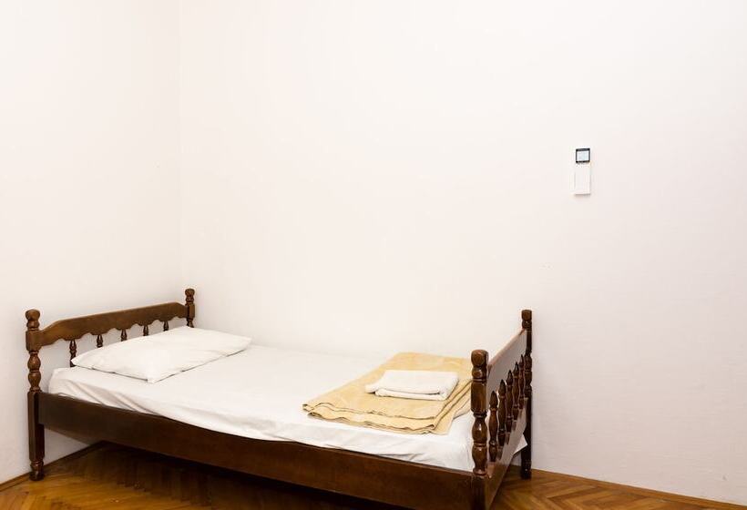 פנסיון Villa Peragić