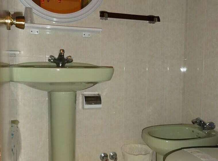 ペンション Hostal Monterredondo