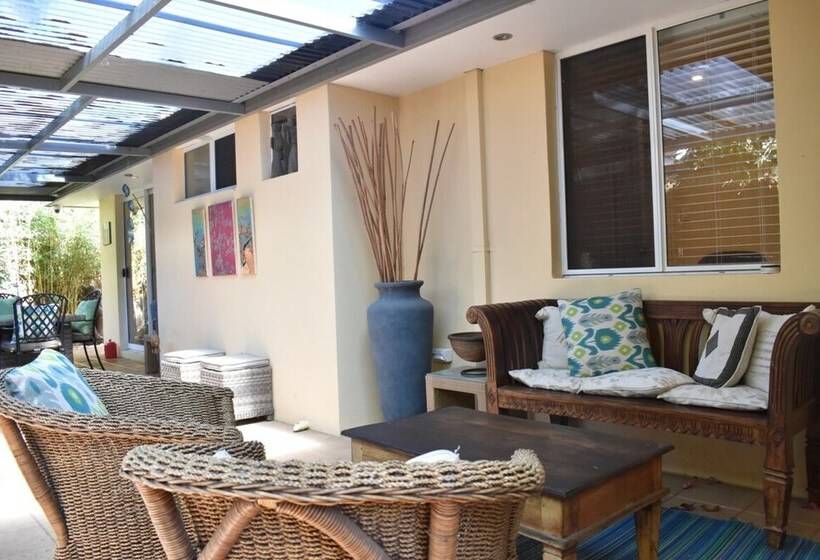 Professionally Cleaned 2bdr Villa, Great Location