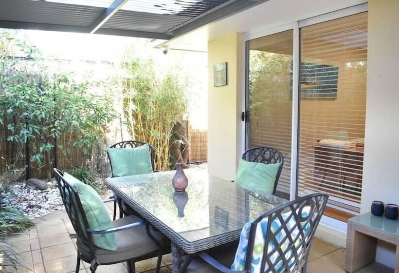 Professionally Cleaned 2bdr Villa, Great Location