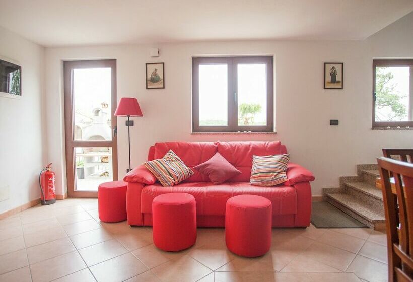 Relaxing Villa With Pool And Garden For Six Persons In Central Istria