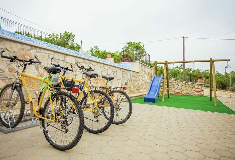 Relaxing Villa With Pool And Garden For Six Persons In Central Istria