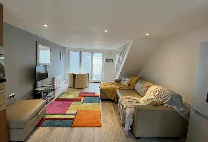 Remarkable 1bed Cottage In Mumbles Swansea